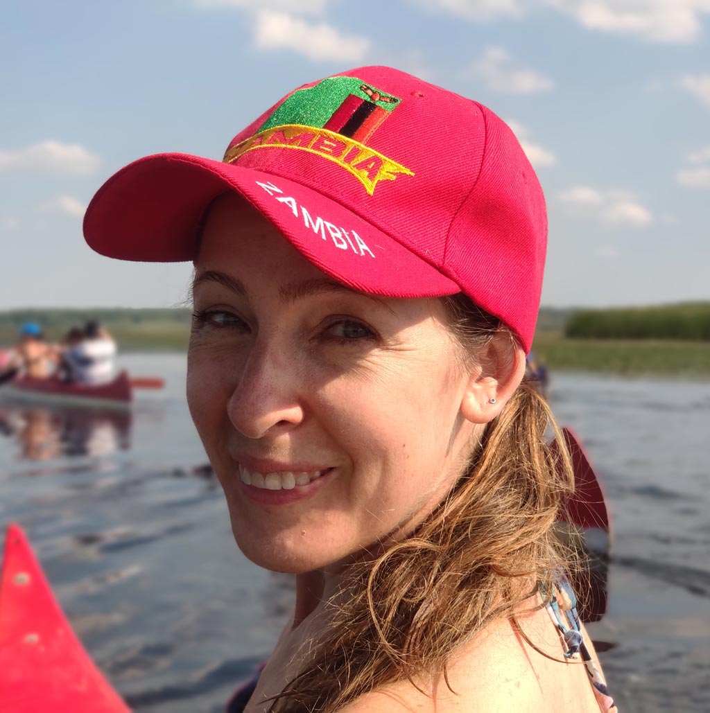 V-M Mariann, 43 éves